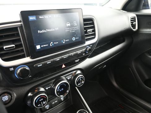 Certified 2024 Hyundai Venue SEL image 16