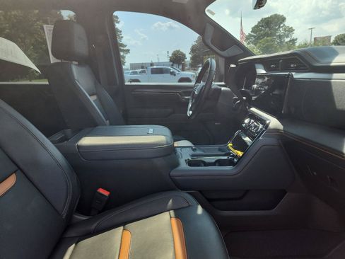 Used 2024 GMC Sierra 2500 AT4 w/ AT4 Premium Plus Package AWD/4WD image 10