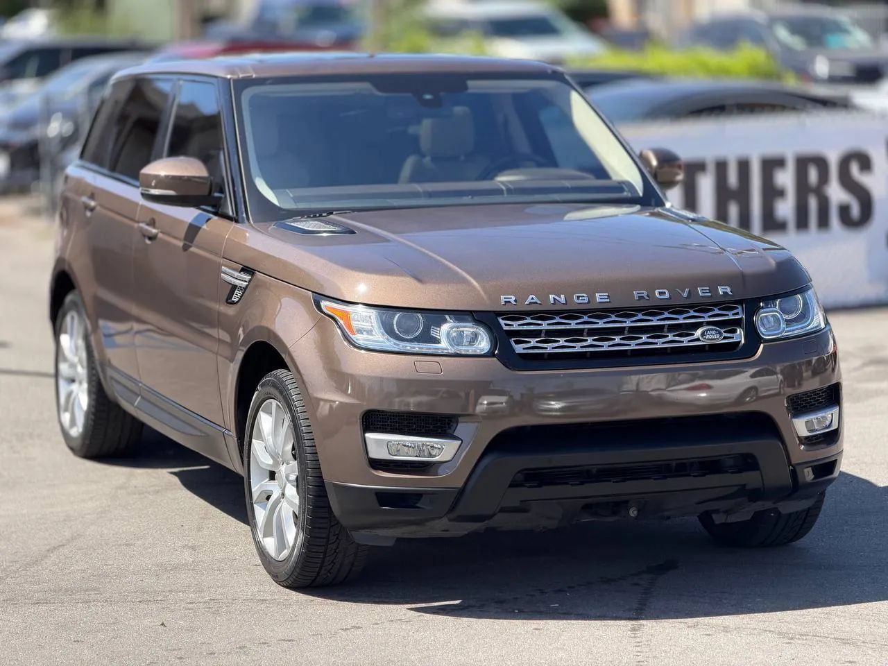 Used 2014 Land Rover Range Rover Sport HSE AWD/4WD image 2