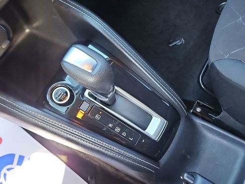 Used 2019 Nissan Kicks S image 16