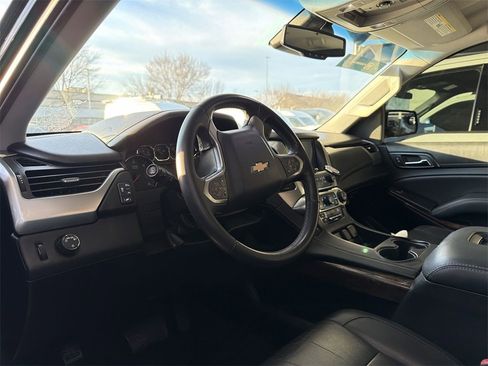 Used 2016 Chevrolet Suburban LT image 7