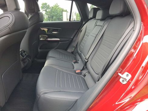 Used 2026 Mercedes-Benz GLC 300 4MATIC image 8