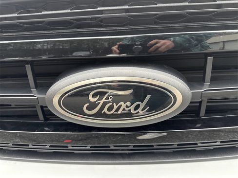 Used 2023 Ford F150 Lariat w/ Equipment Group 502A High image 6