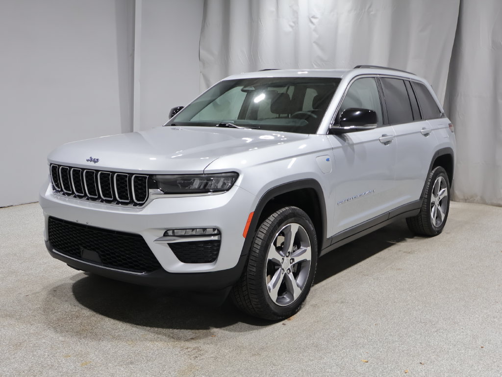 Used 2023 Jeep Grand Cherokee 4WD 4xe image 7