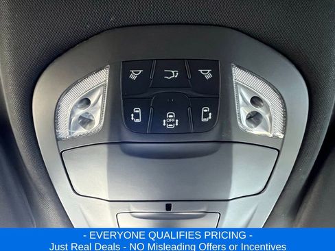 New 2026 Chrysler Pacifica Select image 20