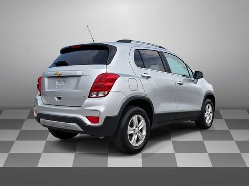 Certified 2020 Chevrolet Trax LT w/ LT Convenience Package AWD/4WD image 6