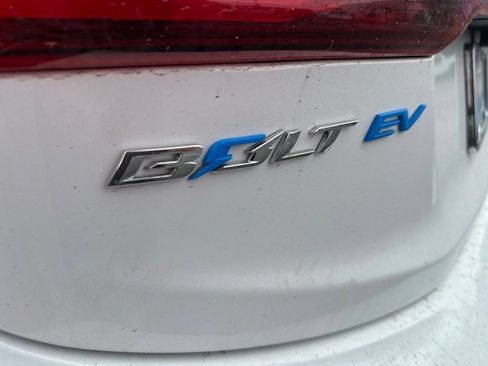 Used 2019 Chevrolet Bolt Premier w/ Infotainment Package FWD image 4