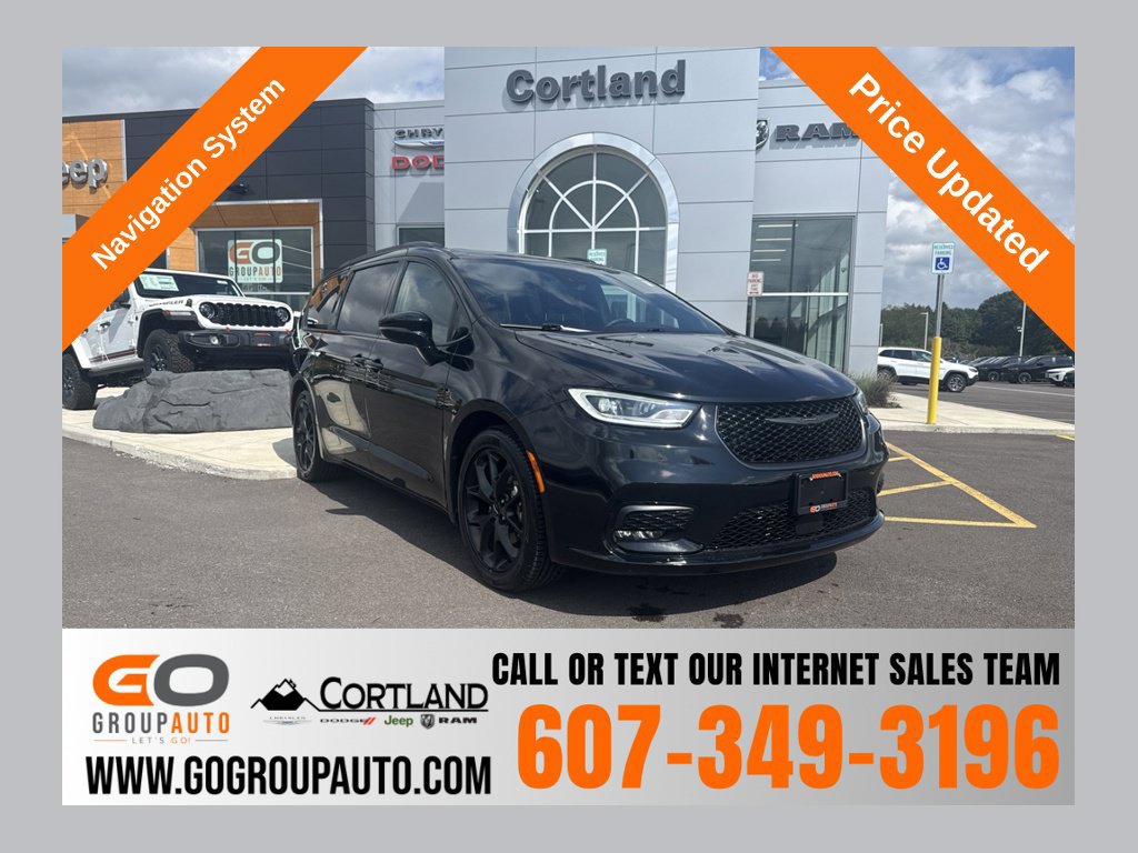 Used 2025 Chrysler Pacifica Limited FWD image 1