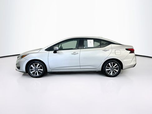 Used 2025 Nissan Versa SV FWD image 4