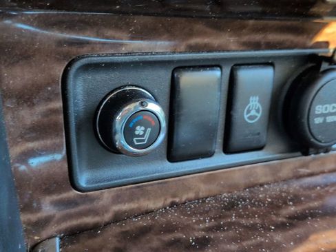Used 2017 Nissan Armada Platinum w/ Captain Seat Package RWD image 24