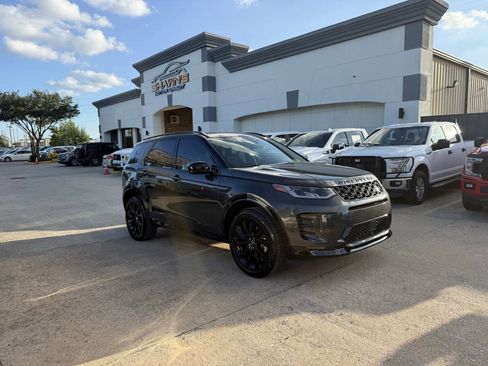 Used 2024 Land Rover Discovery Sport Dynamic SE AWD/4WD image 2