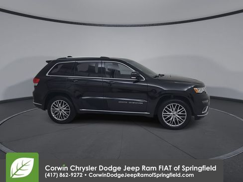 Certified 2017 Jeep Grand Cherokee Summit w/ Platinum Series Group AWD/4WD image 16