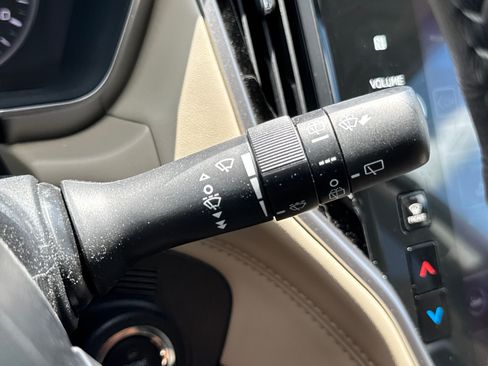 Used 2025 Subaru Outback Limited AWD/4WD image 17