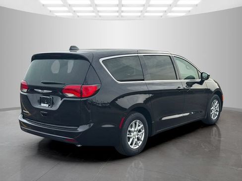 New 2026 Chrysler Voyager LX FWD image 7