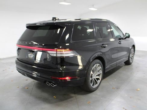 New 2026 Lincoln Aviator Premiere image 8