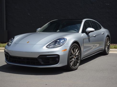 Certified 2023 Porsche Panamera Platinum Edition RWD image 42