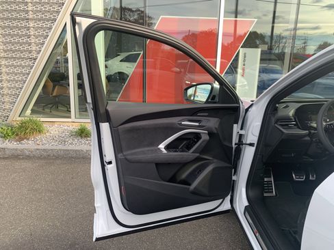 New 2025 Audi SQ5 Premium Plus image 4