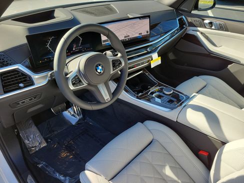 New 2026 BMW X5 sDrive40i w/ M Sport Package image 18