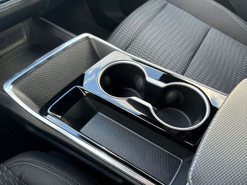 Used 2025 Chevrolet Equinox LT image 40