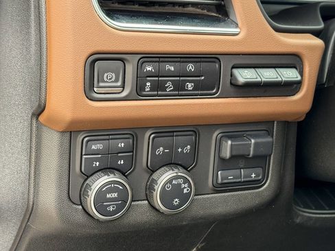 Used 2023 Chevrolet Tahoe High Country AWD/4WD image 28
