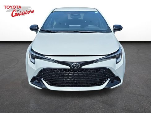 Used 2026 Toyota Corolla SE FWD image 2