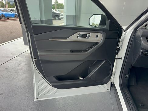 Certified 2025 Ford Explorer Active w/ Active Comfort Package RWD image 8