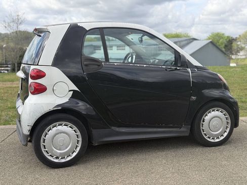 Used 2013 smart fortwo pure image 2