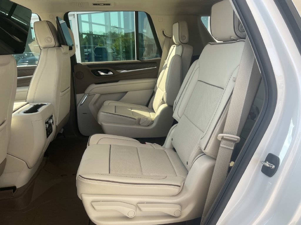 Used 2023 GMC Yukon Denali w/ Denali Reserve Package AWD/4WD image 13