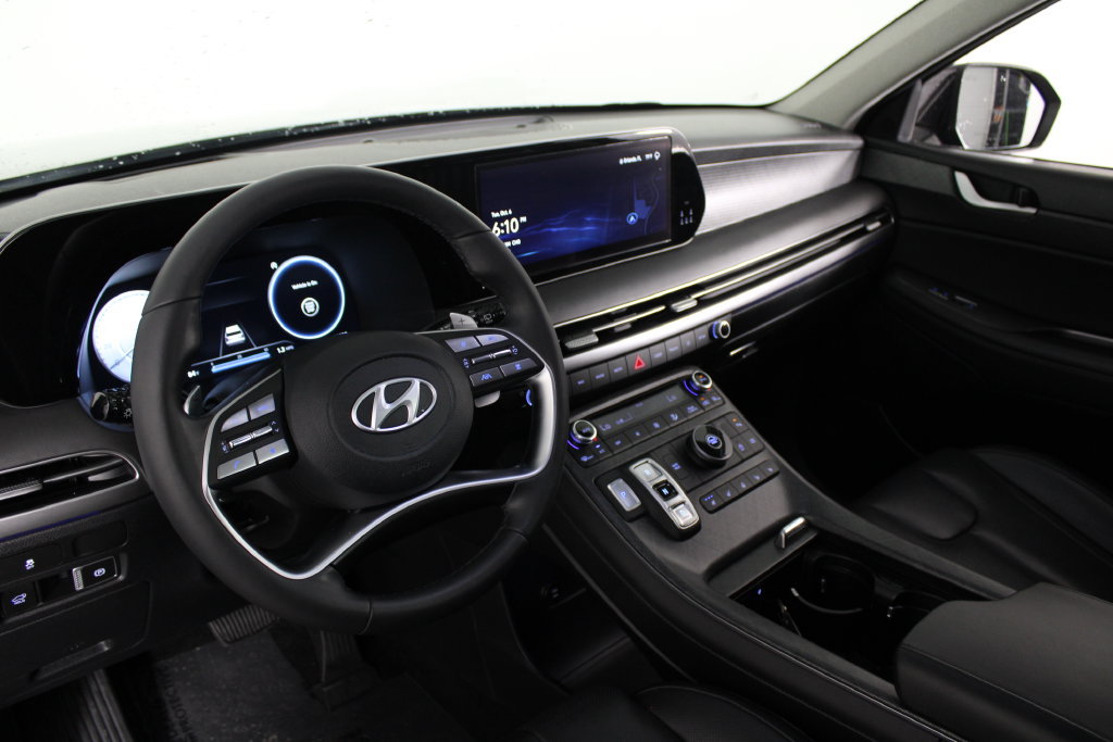 Certified 2024 Hyundai Palisade Limited FWD image 21