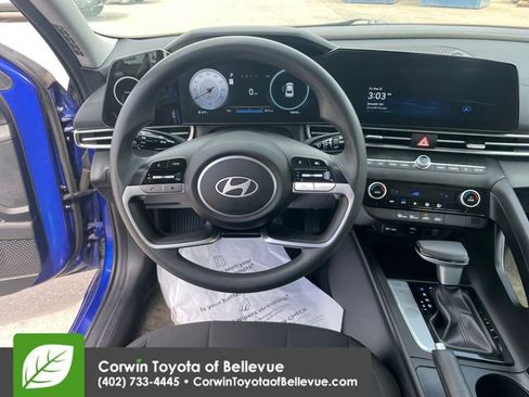 Used 2024 Hyundai Elantra SEL FWD image 21