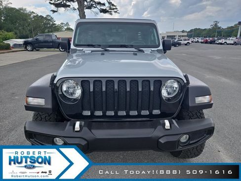 Used 2022 Jeep Wrangler Unlimited Sport AWD/4WD image 3
