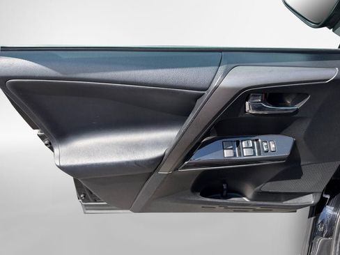 Certified 2016 Toyota RAV4 SE AWD/4WD image 17