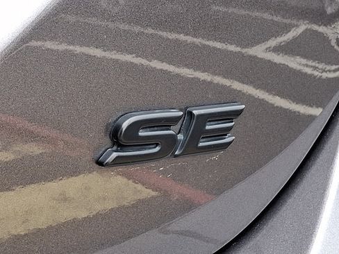 Used 2022 Toyota Camry SE w/ Carpet Mat Package (TMS) FWD image 30
