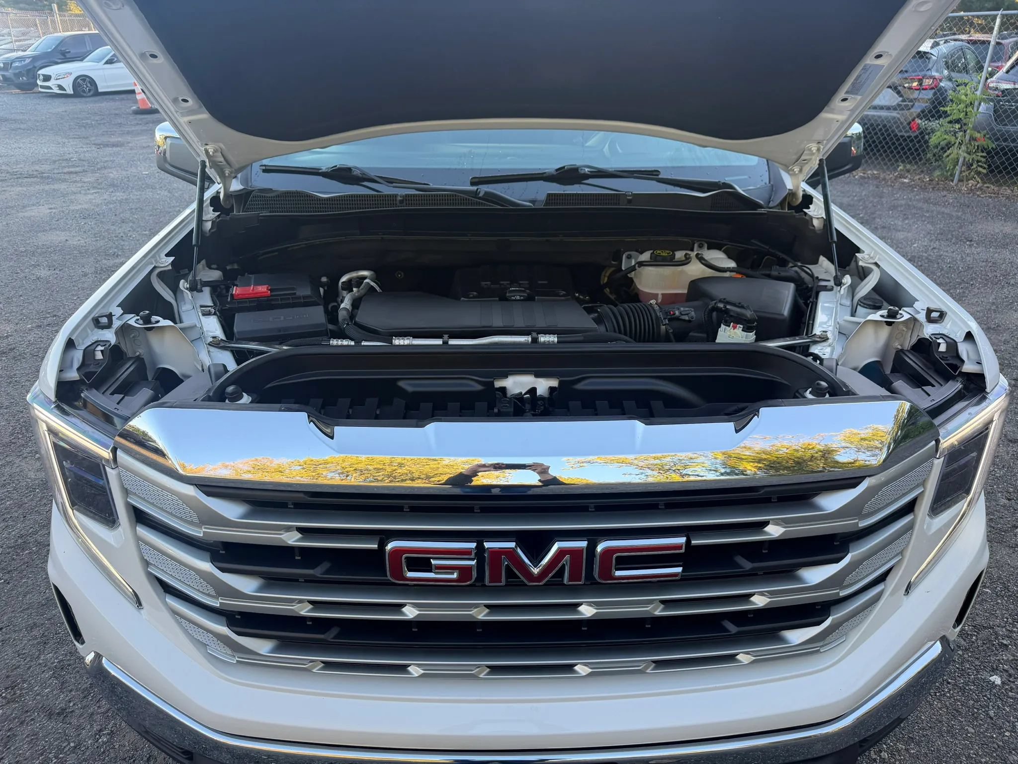 Used 2023 GMC Sierra 1500 SLE w/ Enhanced Capability Package AWD/4WD image 27