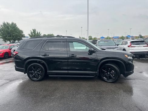 Used 2025 Honda Pilot Black Edition image 15