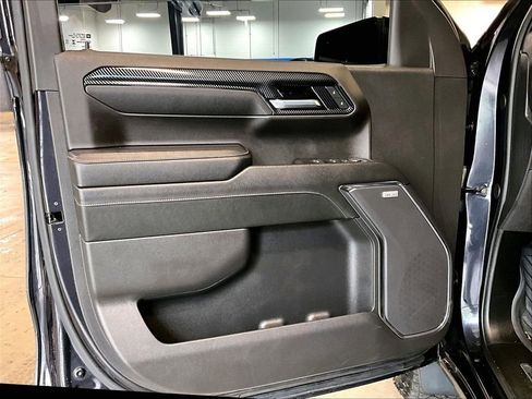 Used 2024 Chevrolet Silverado 1500 LT Trail Boss w/ LT Trail Boss Premium Package AWD/4WD image 9