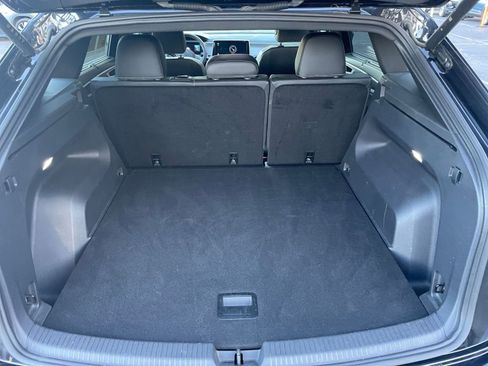 Used 2025 Volkswagen Atlas Cross Sport SE image 27