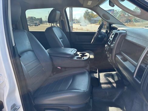 Used 2018 RAM 3500 Tradesman w/ Chrome Appearance Group image 16