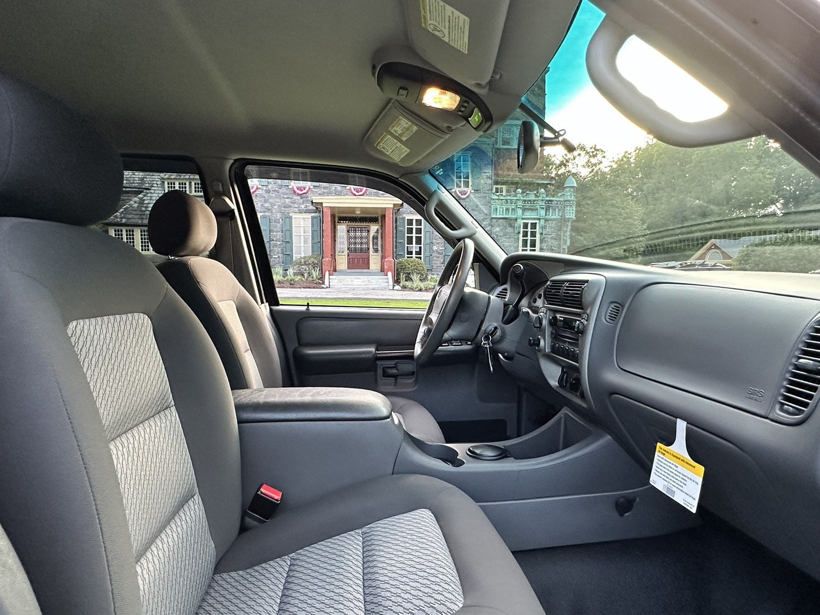 Used 2004 Ford Explorer Sport Trac 4x4 image 20