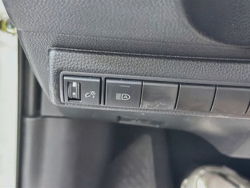 Used 2022 Toyota Corolla LE FWD image 17