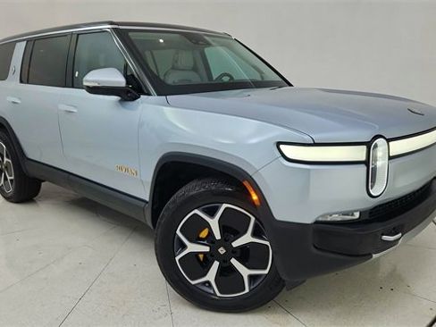 Used 2023 Rivian R1S Adventure image 1