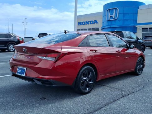 Used 2023 Hyundai Elantra SEL image 4