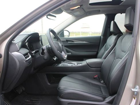 Used 2025 INFINITI QX60 Luxe image 17