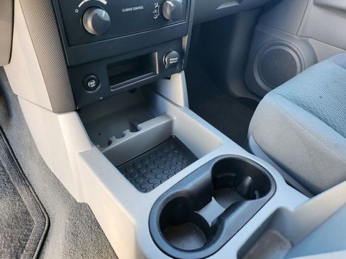 Used 2008 Dodge Durango SXT image 25