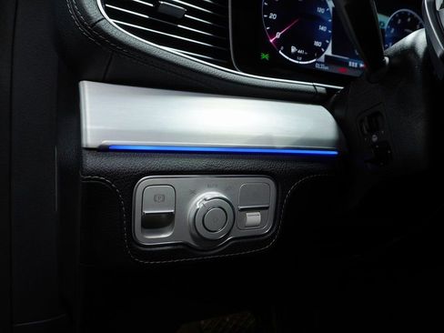 Used 2024 Mercedes-Benz GLE 450 4MATIC image 25