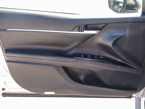 Used 2018 Toyota Camry SE w/ Moonroof Package FWD image 23