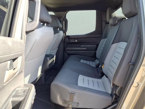 Used 2024 Toyota Tacoma TRD Sport w/ TRD Sport Upgrade Package image 17