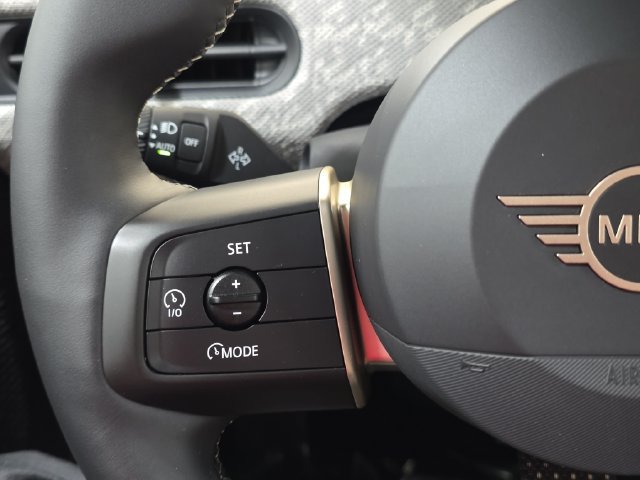 Used 2026 MINI Cooper 2-Door Hardtop FWD image 13
