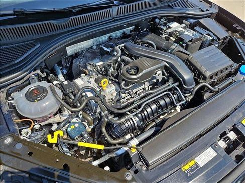 Used 2025 Volkswagen Jetta SE FWD image 22