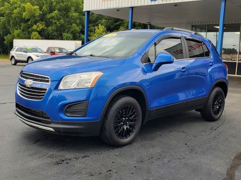Used 2016 Chevrolet Trax LT w/ LT Convenience Package AWD/4WD image 2